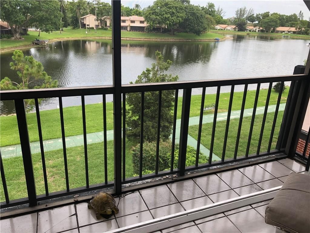 Photo of 3730 Inverrary Dr #3W, Lauderhill, FL 33319 (MLS # F10368430)