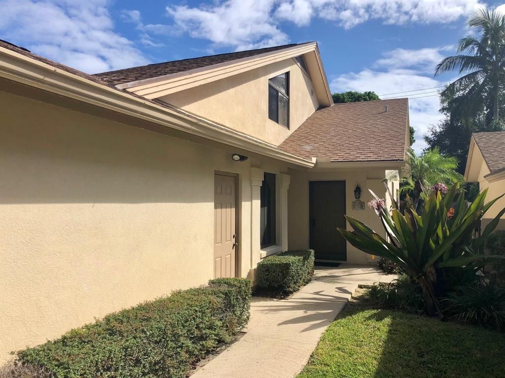 Photo of 223 E River Park Drive, Jupiter, FL 33477 (MLS # R10756372)