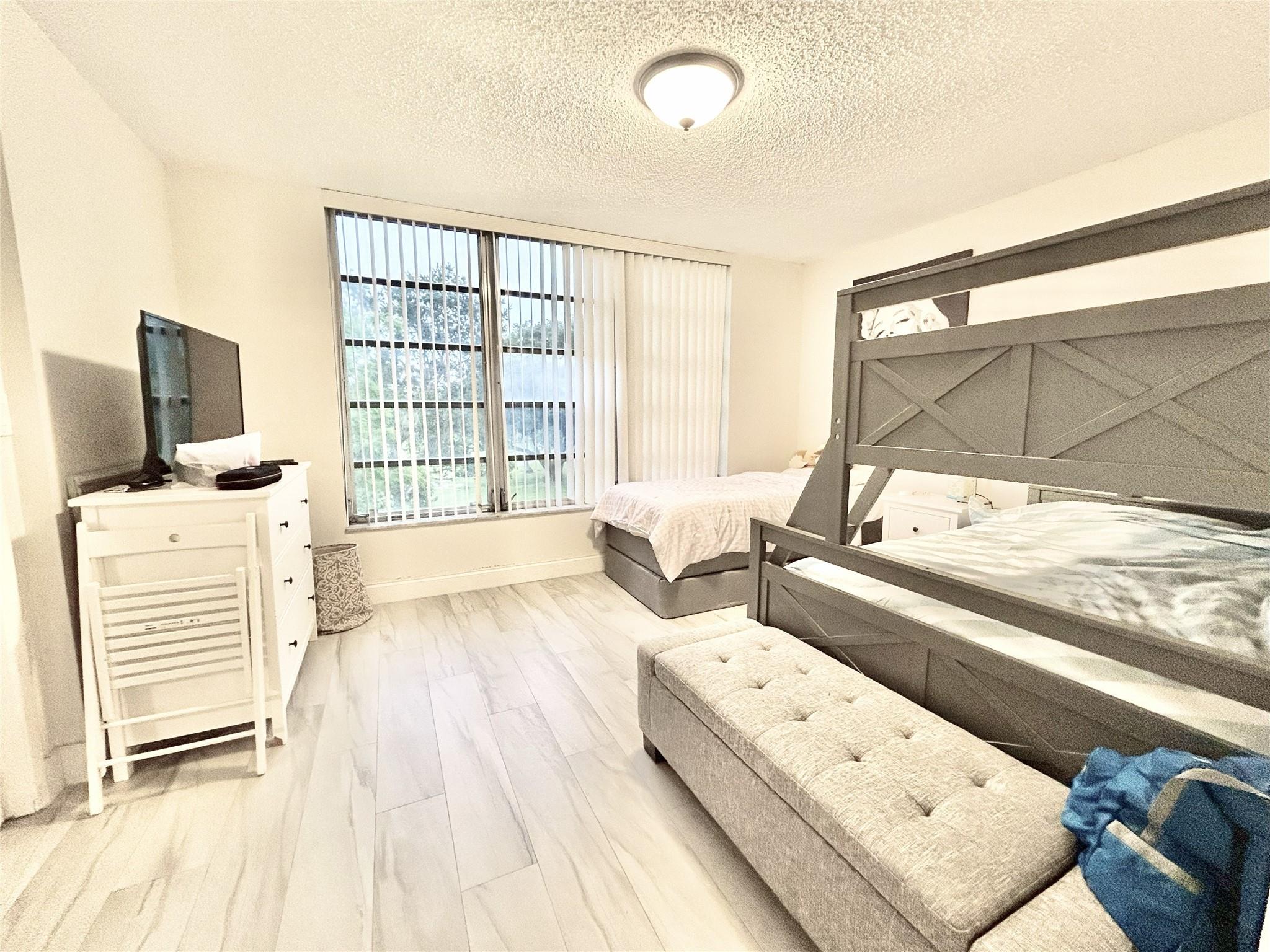 No 70 Palm-Aire Country C - Residential Lease