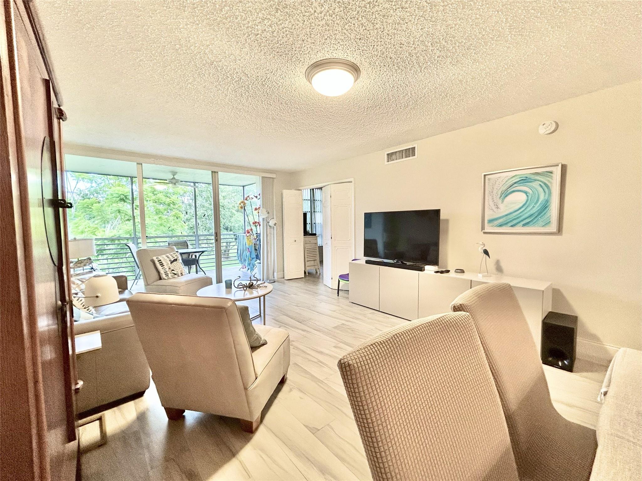 No 70 Palm-Aire Country C - Residential Lease