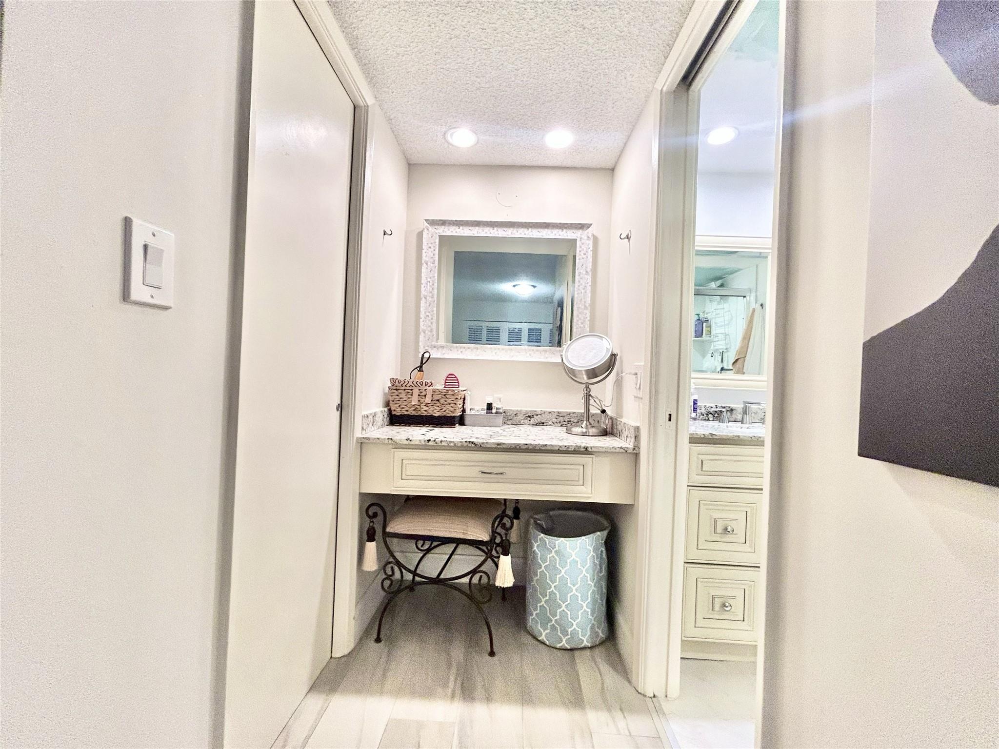 No 70 Palm-Aire Country C - Residential Lease