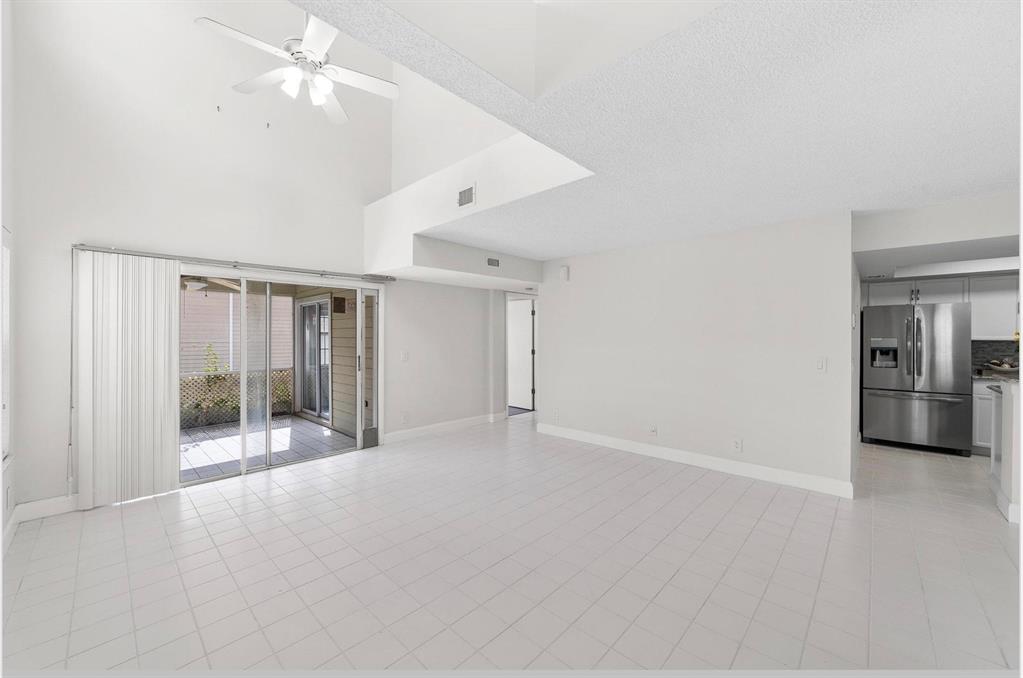 CARRIAGE HOUSES I CONDO - Residential Lease