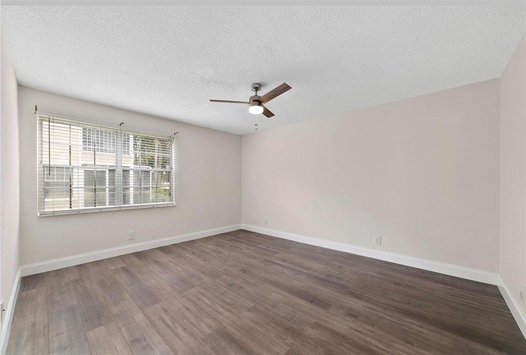 CARRIAGE HOUSES I CONDO - Residential Lease