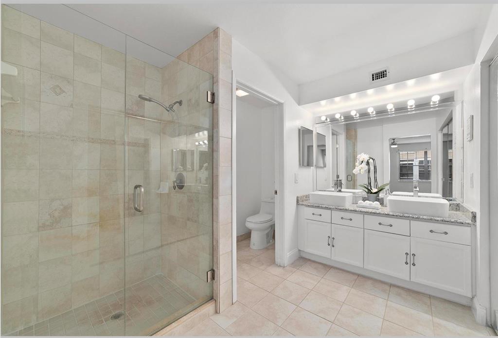 CARRIAGE HOUSES I CONDO - Residential Lease