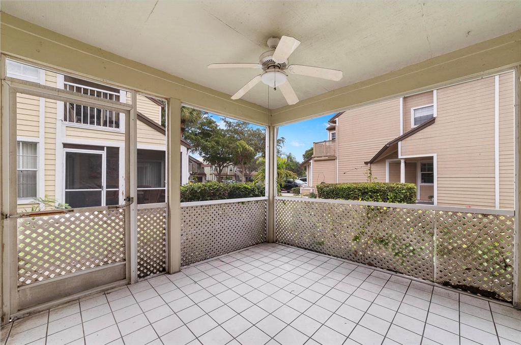 CARRIAGE HOUSES I CONDO - Residential Lease