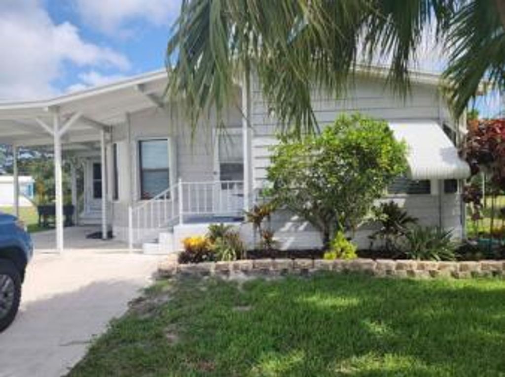 Photo of 10103 Gaslight Court, Fort Pierce, FL 34945 (MLS # R11001014)