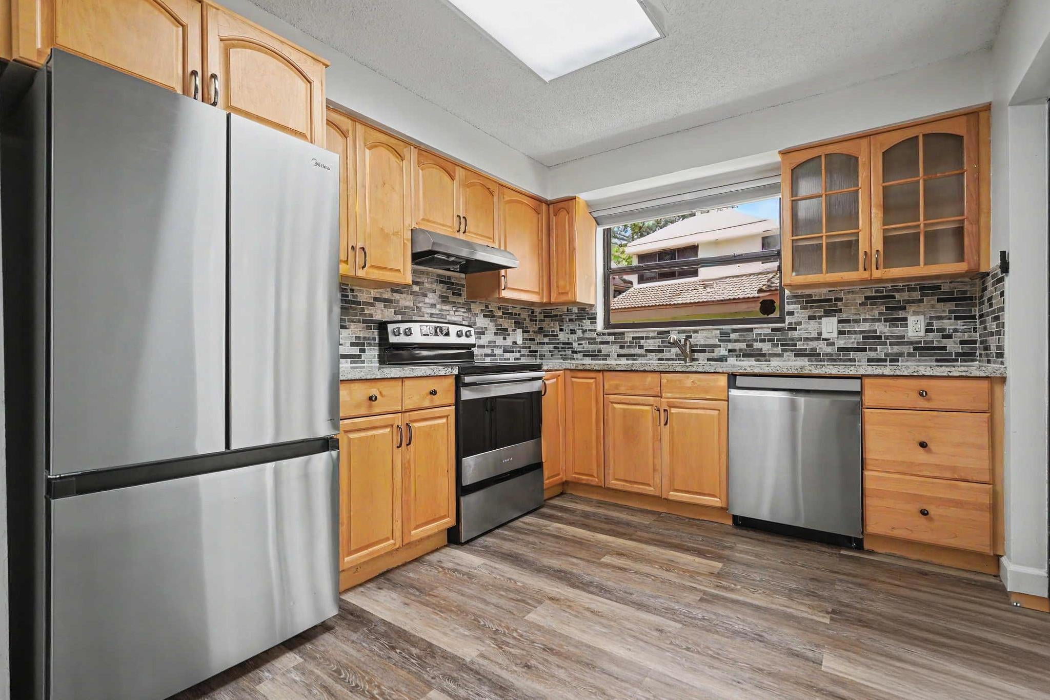 3405 Emerald Oaks Drive