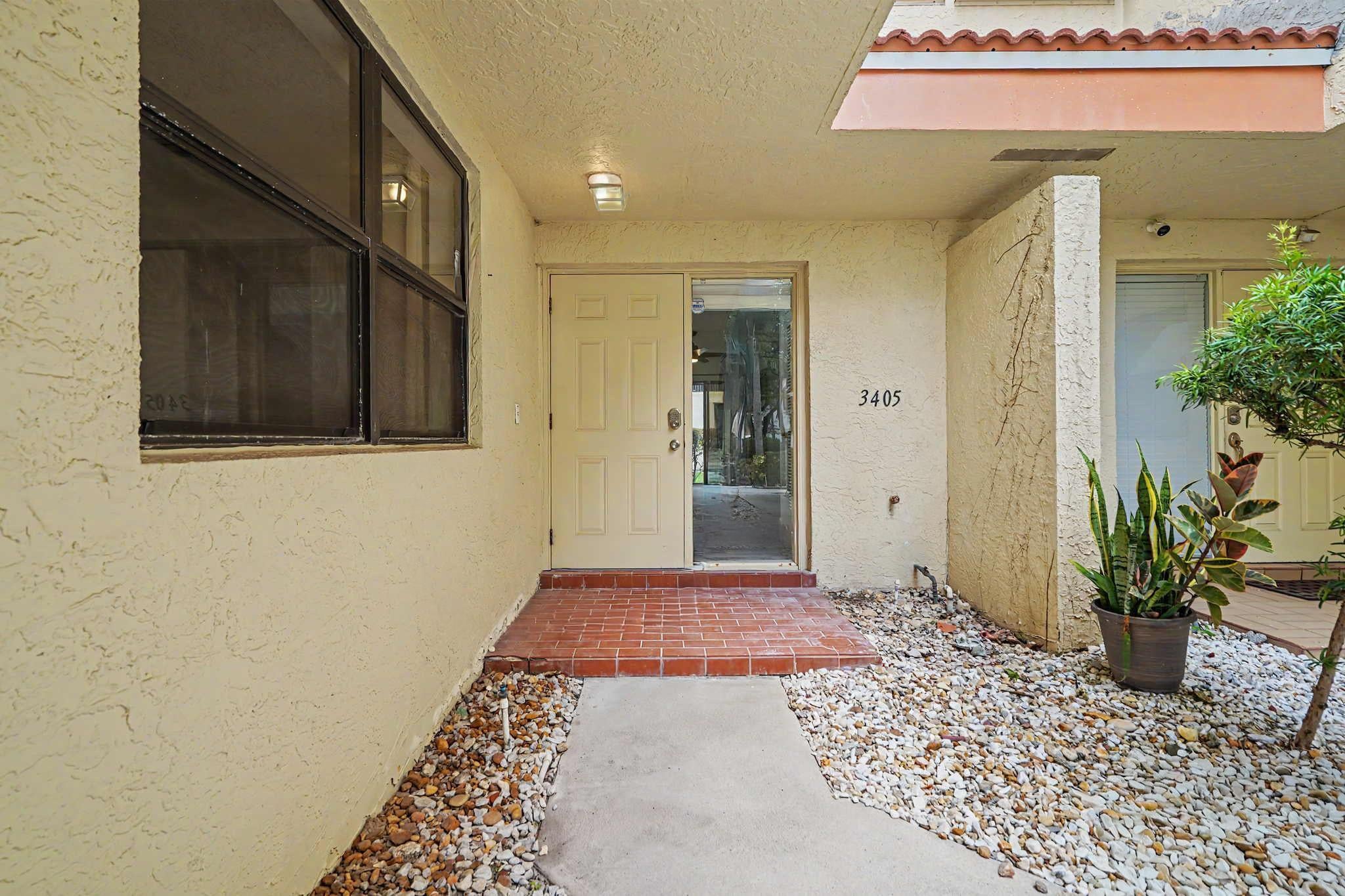 3405 Emerald Oaks Drive