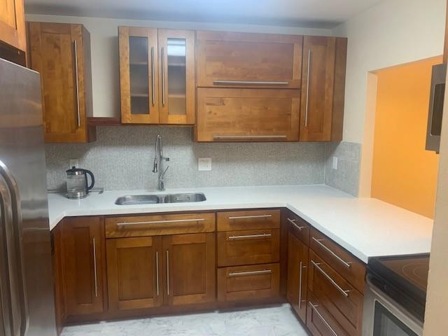 200 LESLIE CONDO - Residential