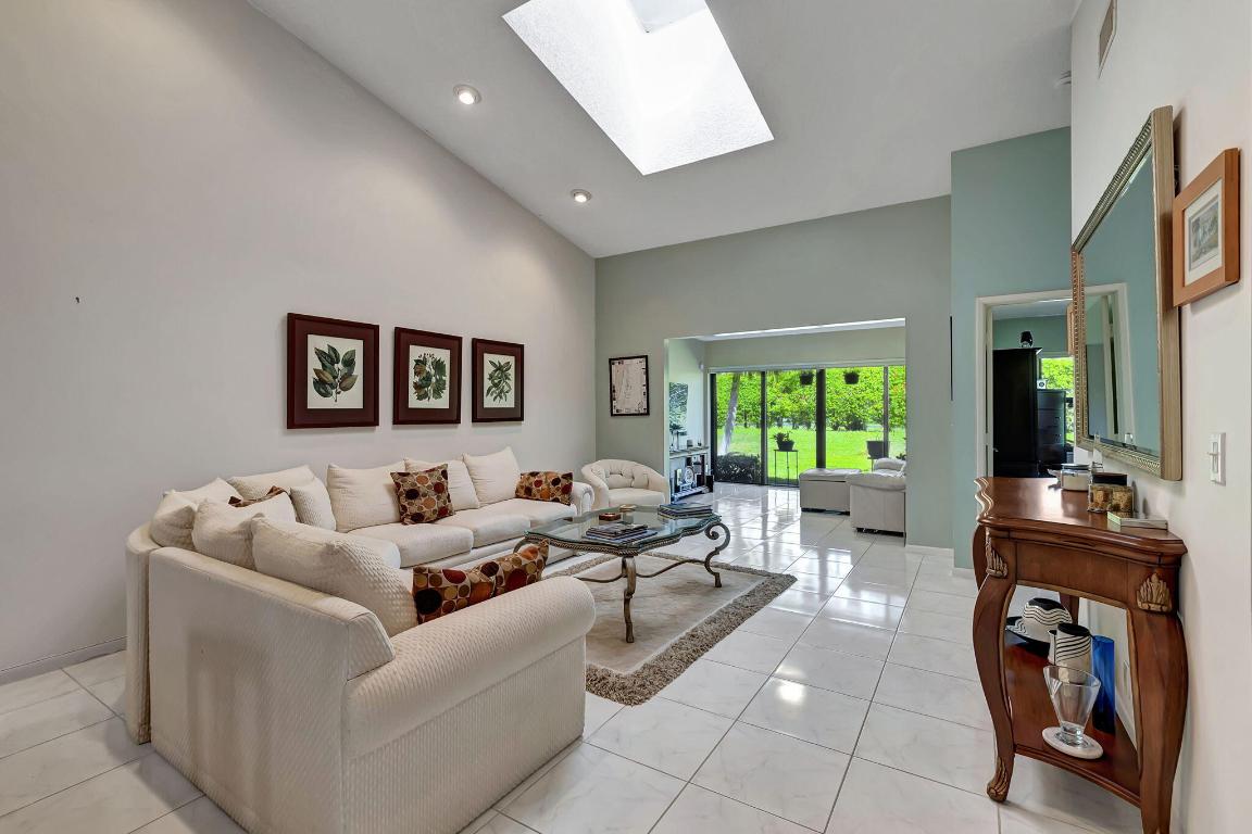 WHISPER WALK/PARKSHORE - Residential