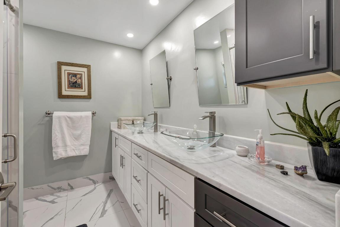 WHISPER WALK/PARKSHORE - Residential