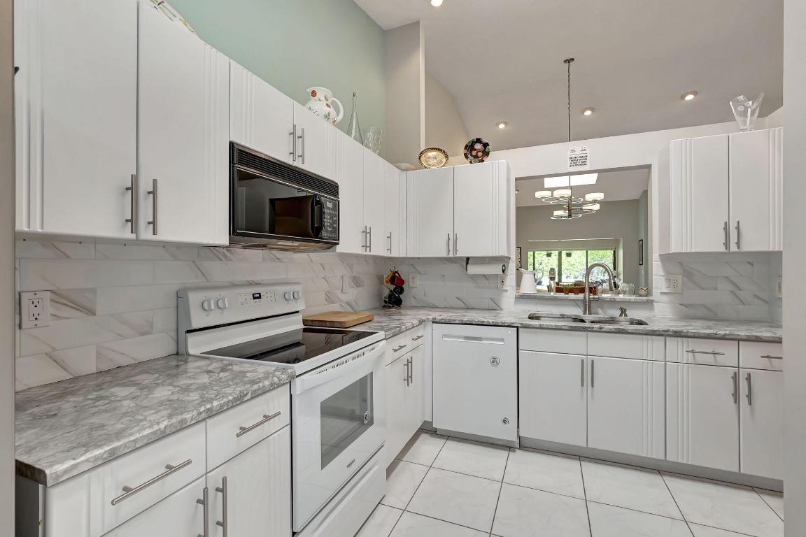 WHISPER WALK/PARKSHORE - Residential