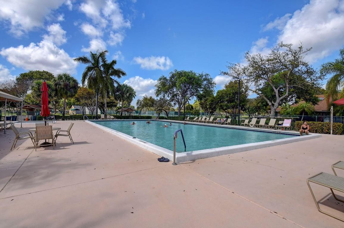 WHISPER WALK/PARKSHORE - Residential