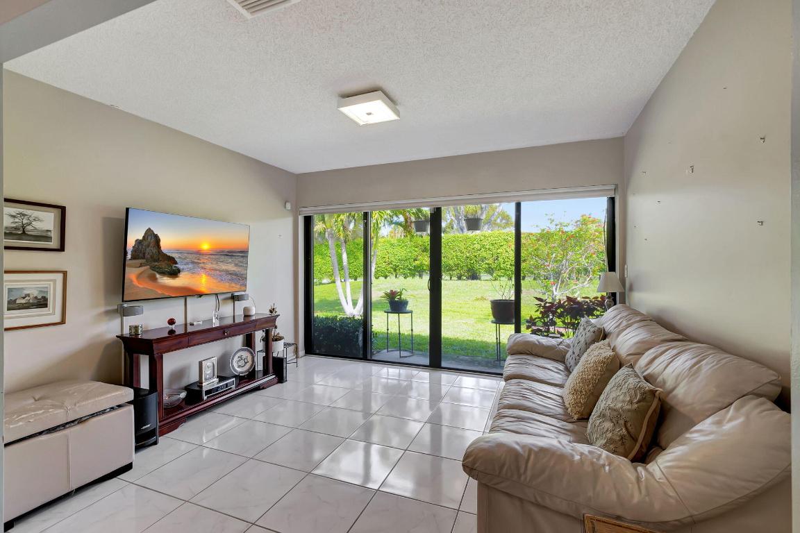 WHISPER WALK/PARKSHORE - Residential