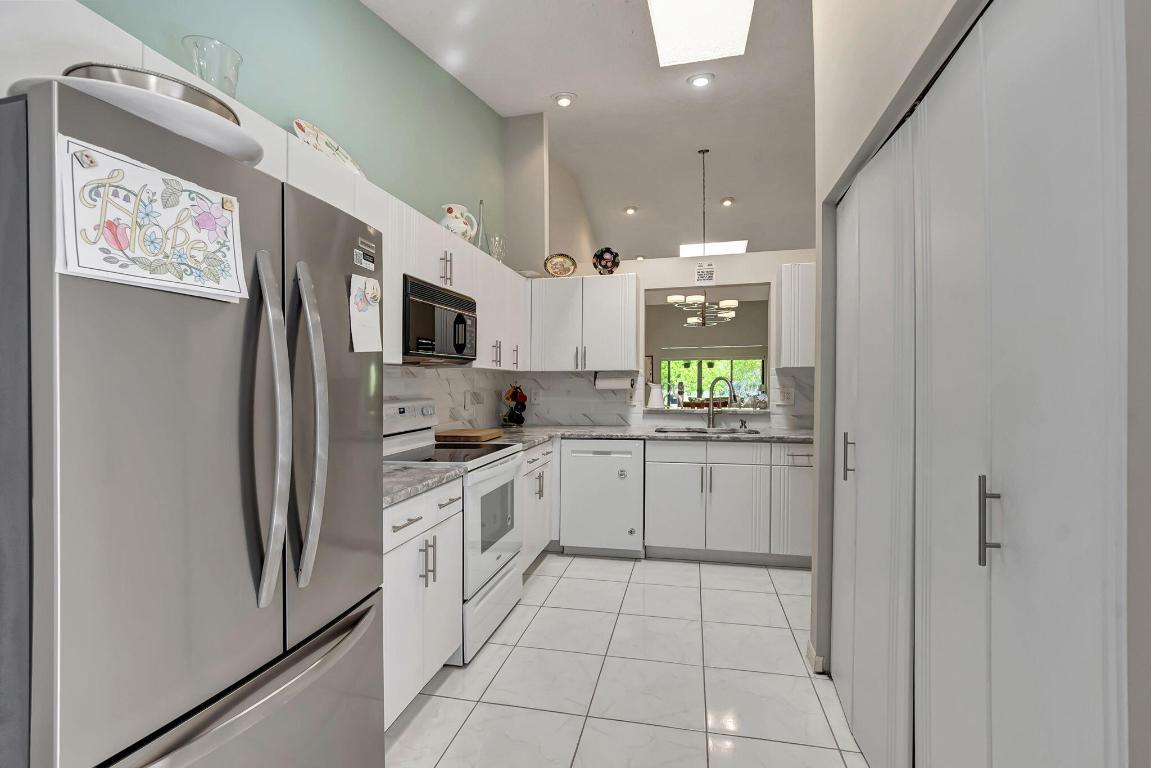 WHISPER WALK/PARKSHORE - Residential