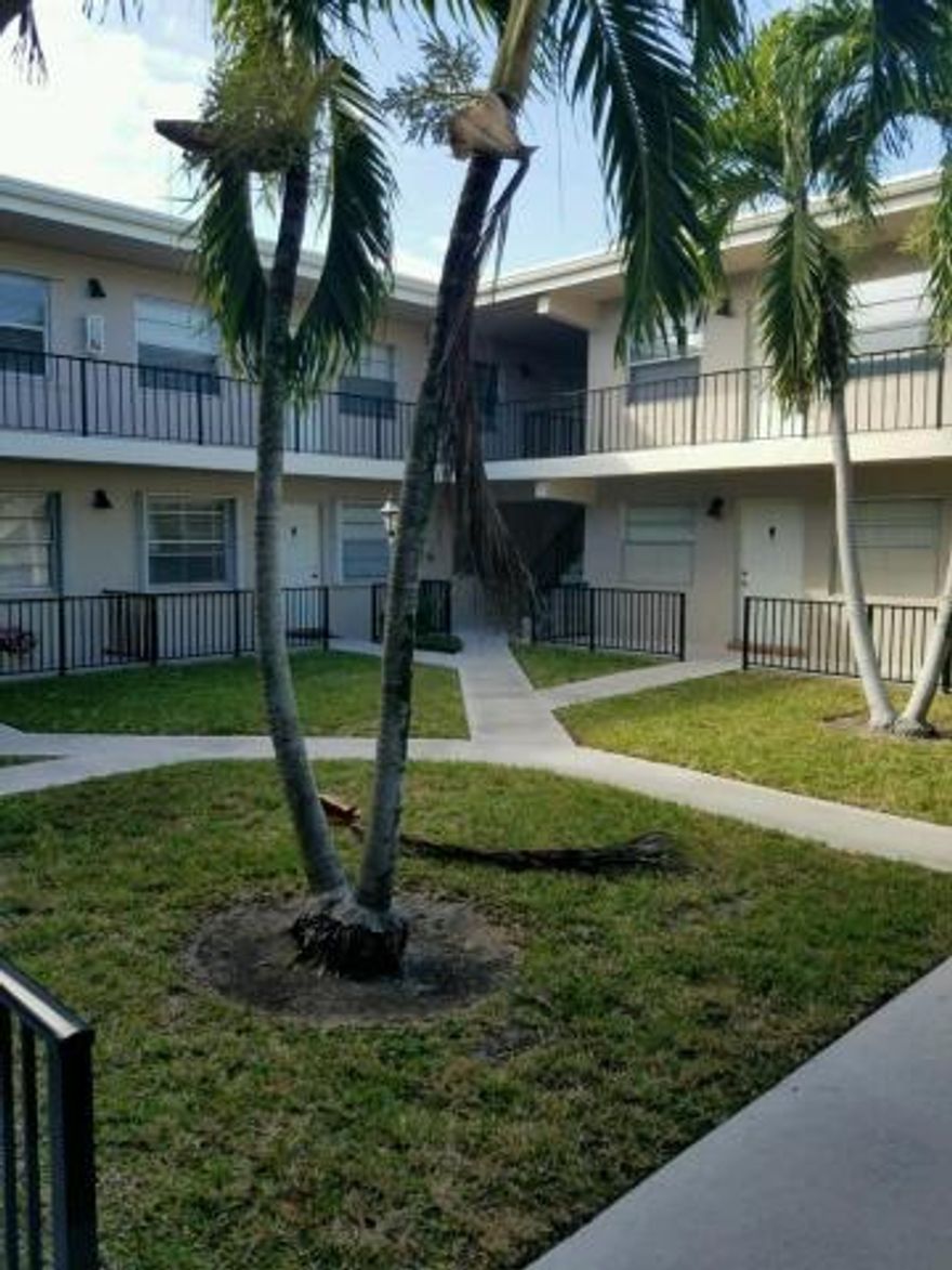 First Floor one bedroom apartment. Freshly Painted, Large walk-in Master. Tile in living area.