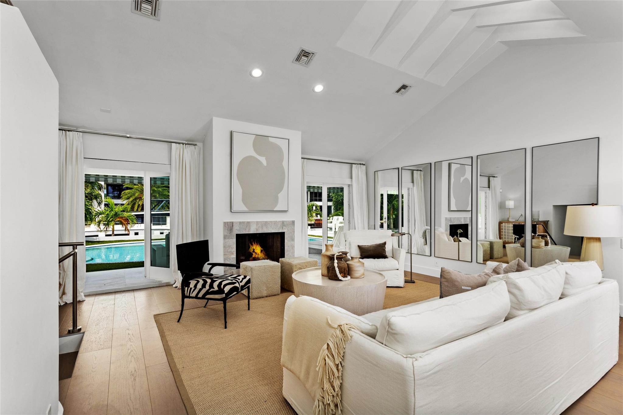 VENICE RESUB IN BLKS 3 & - Residential