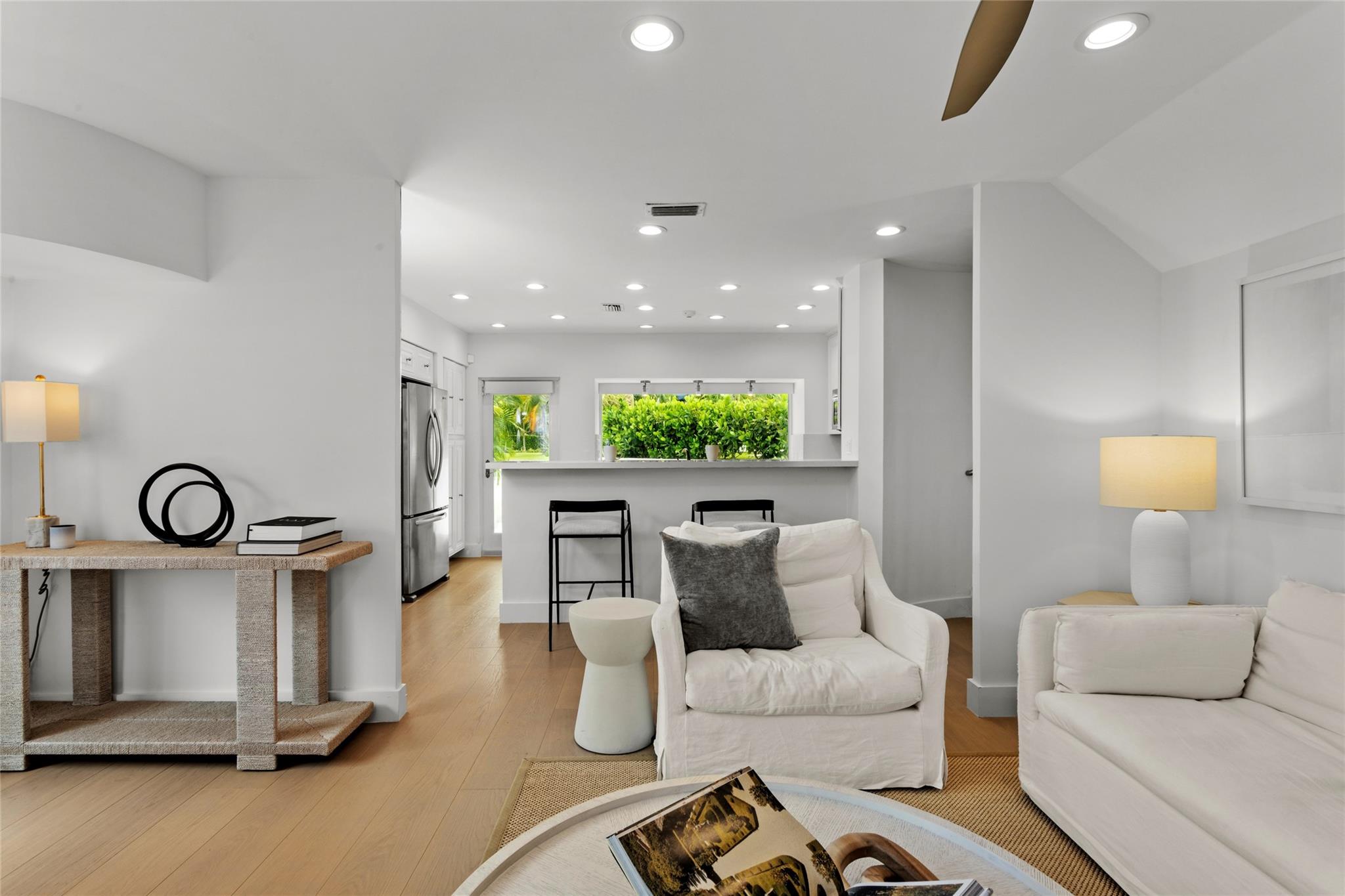 VENICE RESUB IN BLKS 3 & - Residential