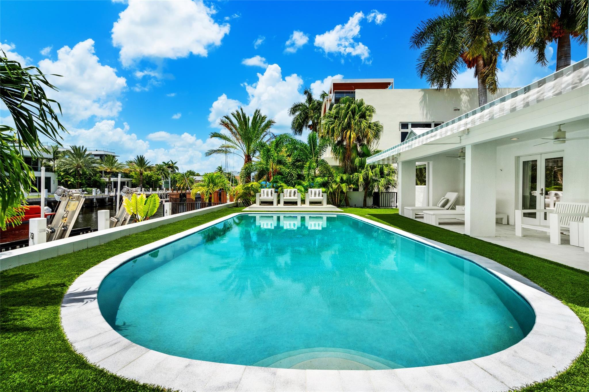 VENICE RESUB IN BLKS 3 & - Residential