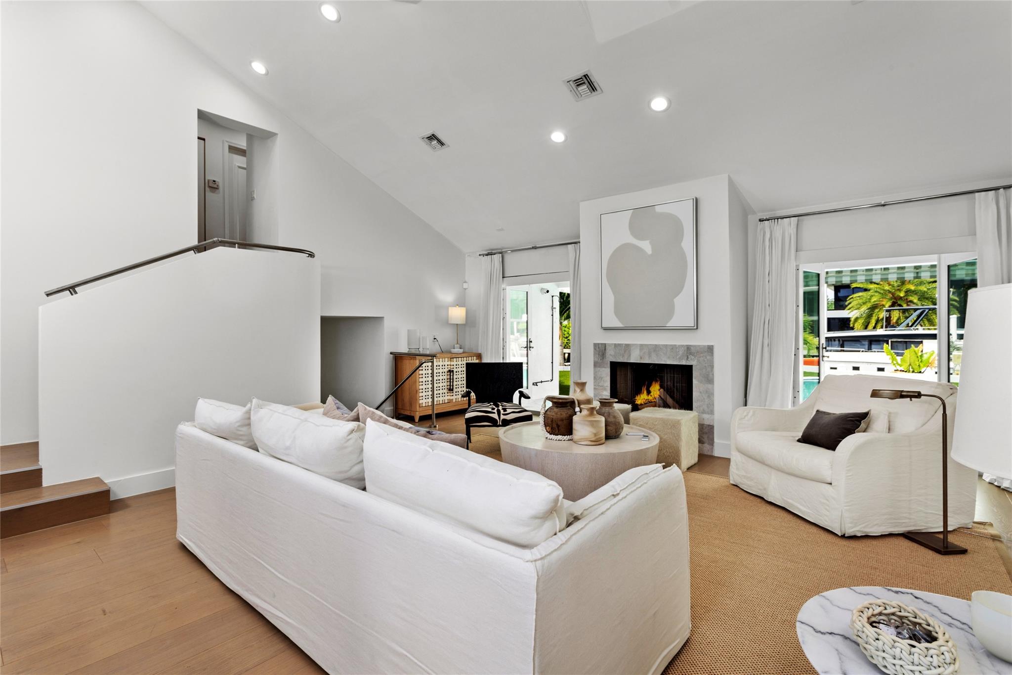 VENICE RESUB IN BLKS 3 & - Residential