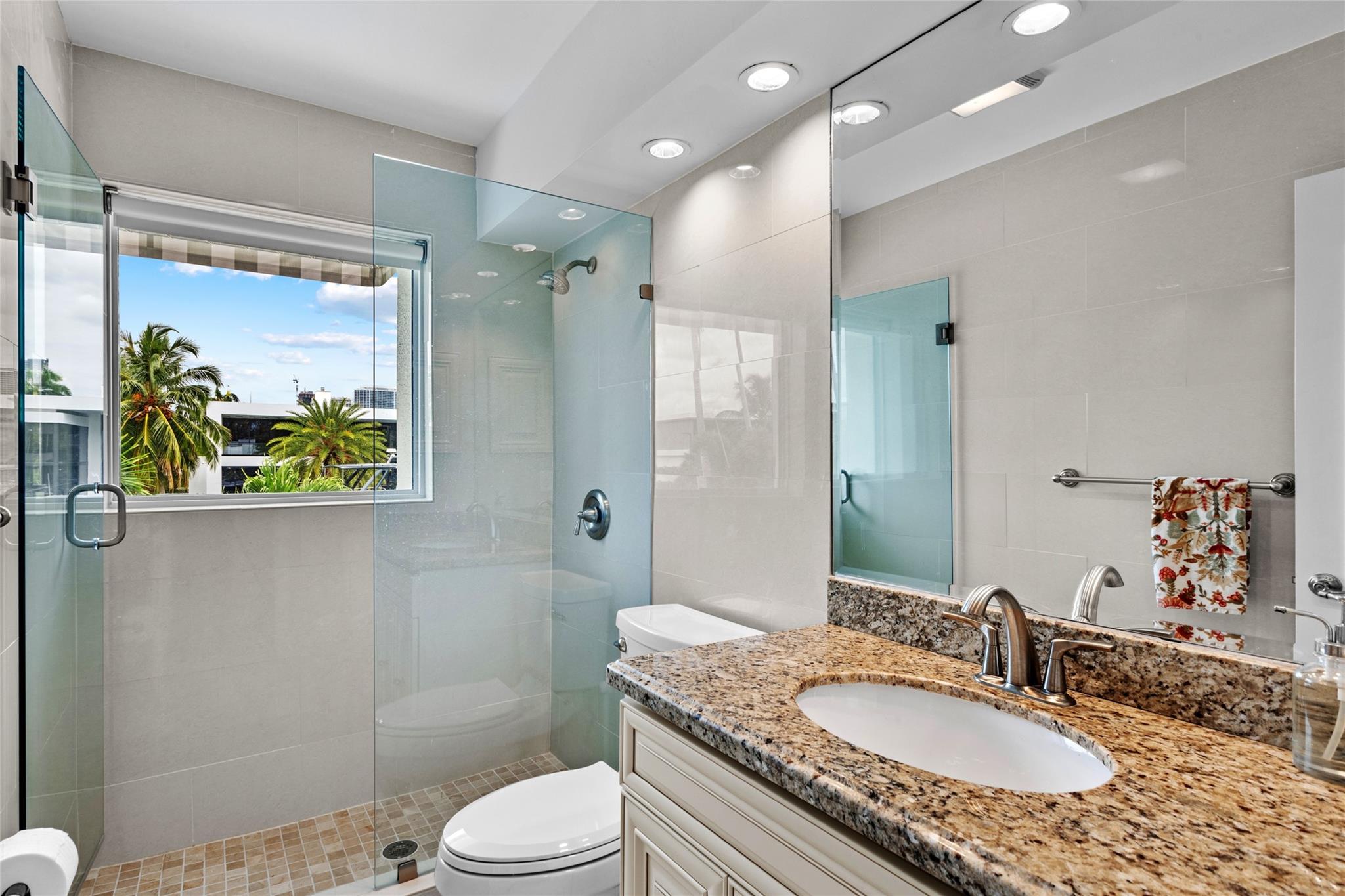 VENICE RESUB IN BLKS 3 & - Residential