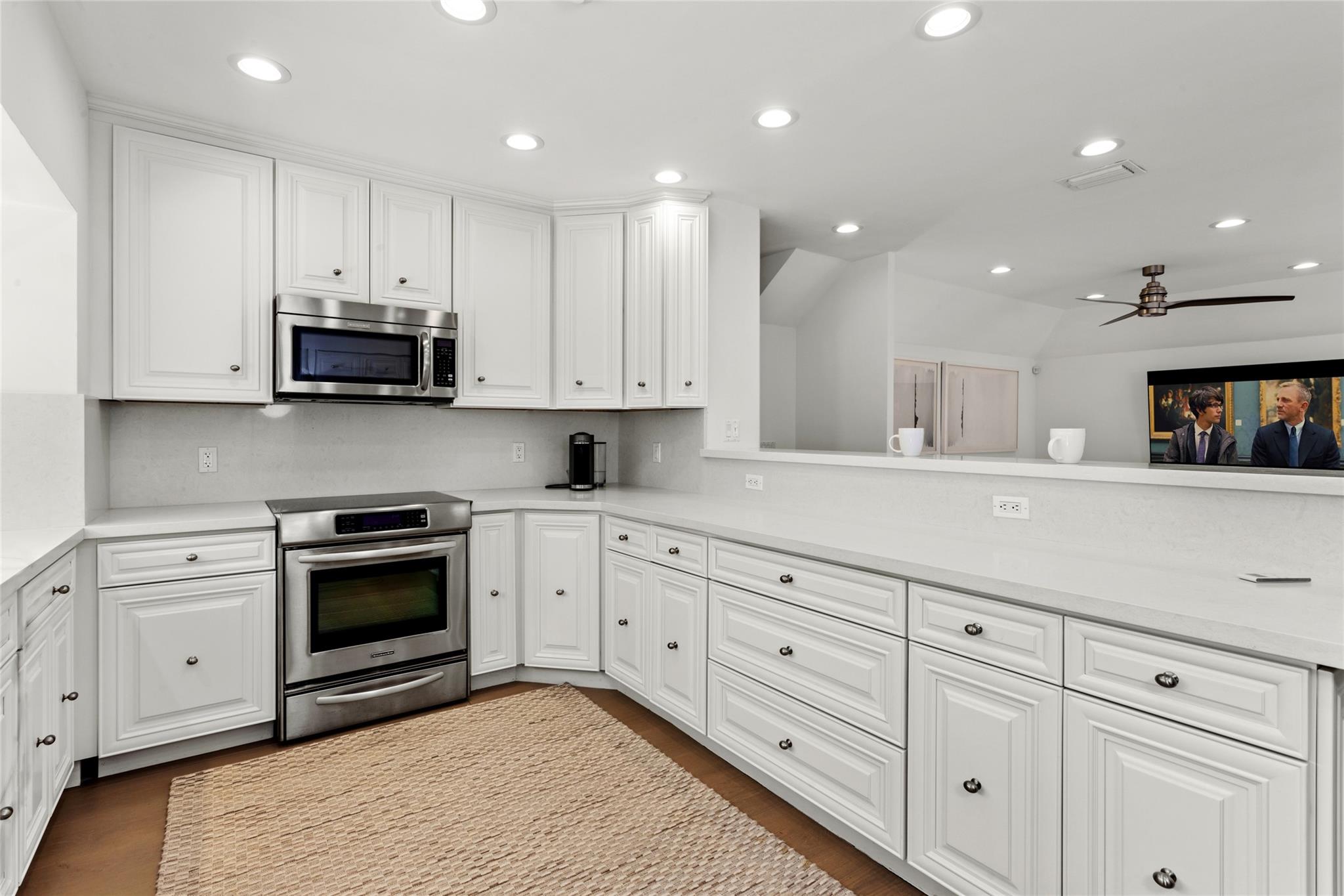 VENICE RESUB IN BLKS 3 & - Residential