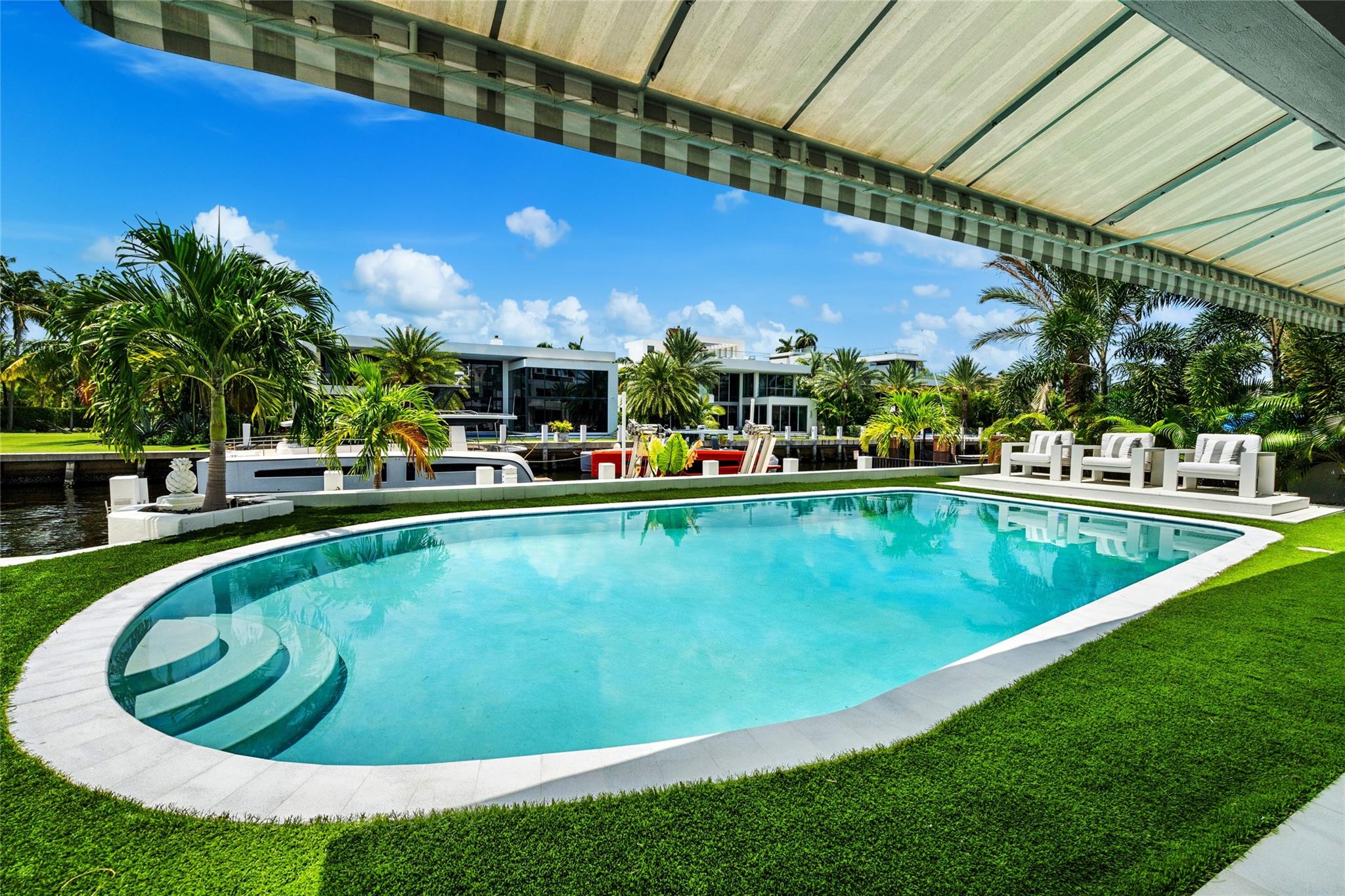 VENICE RESUB IN BLKS 3 & - Residential