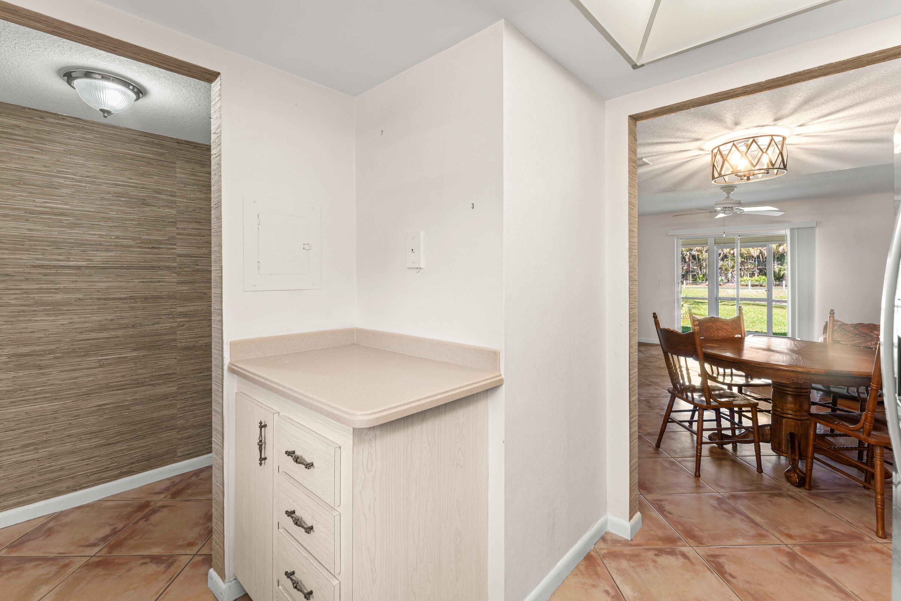 THE LITTLE CLUB CONDO - Residential