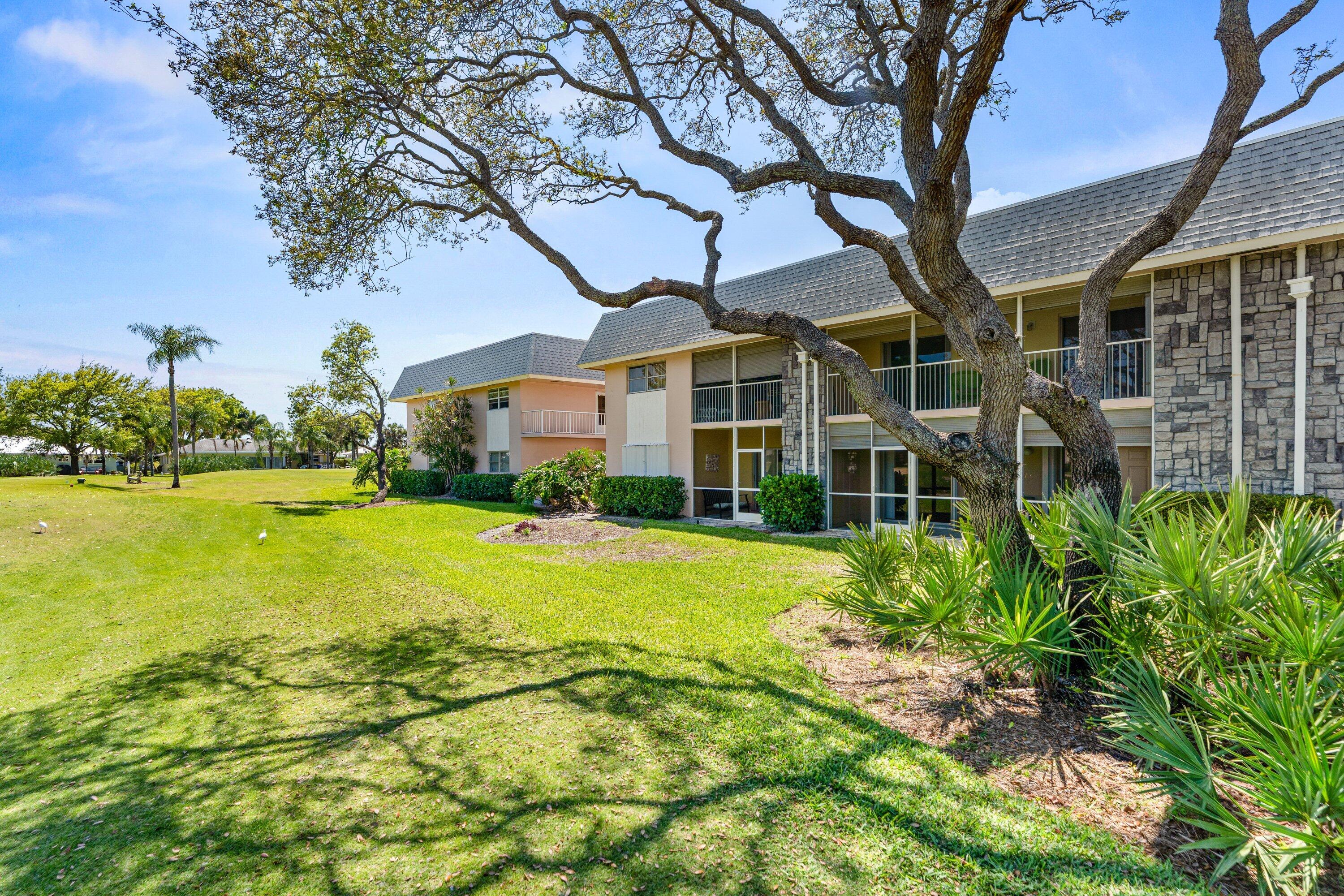 THE LITTLE CLUB CONDO - Residential