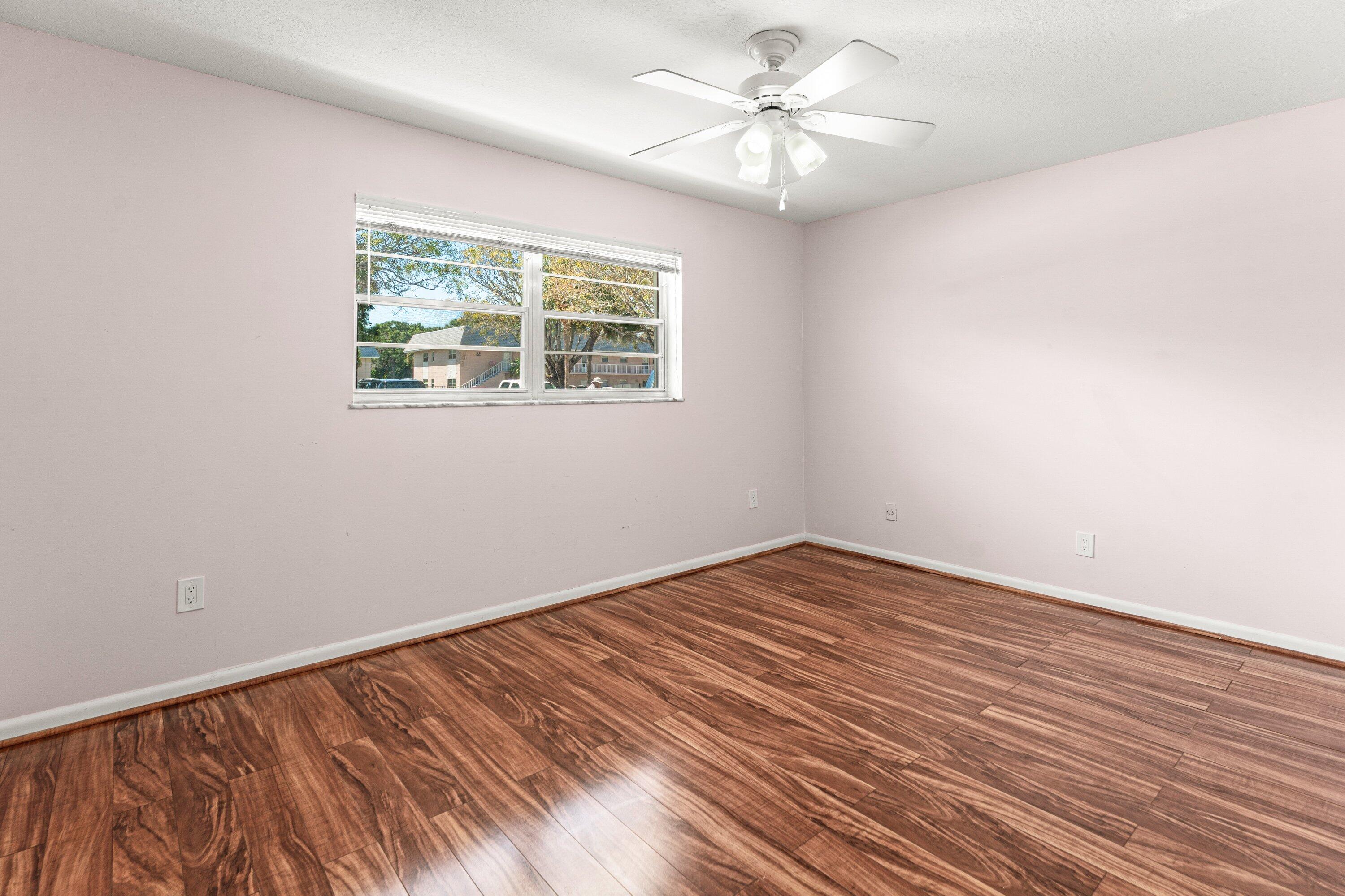 THE LITTLE CLUB CONDO - Residential