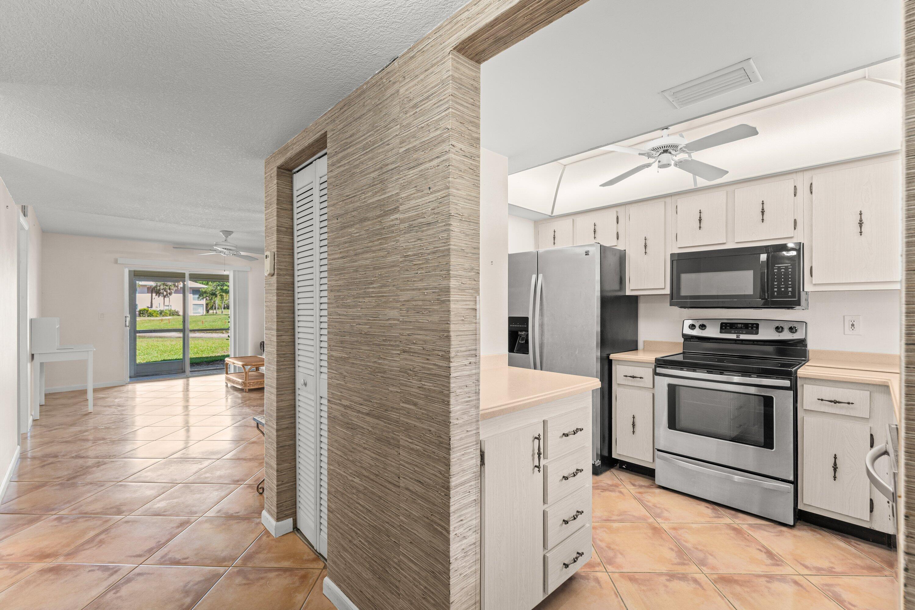 THE LITTLE CLUB CONDO - Residential