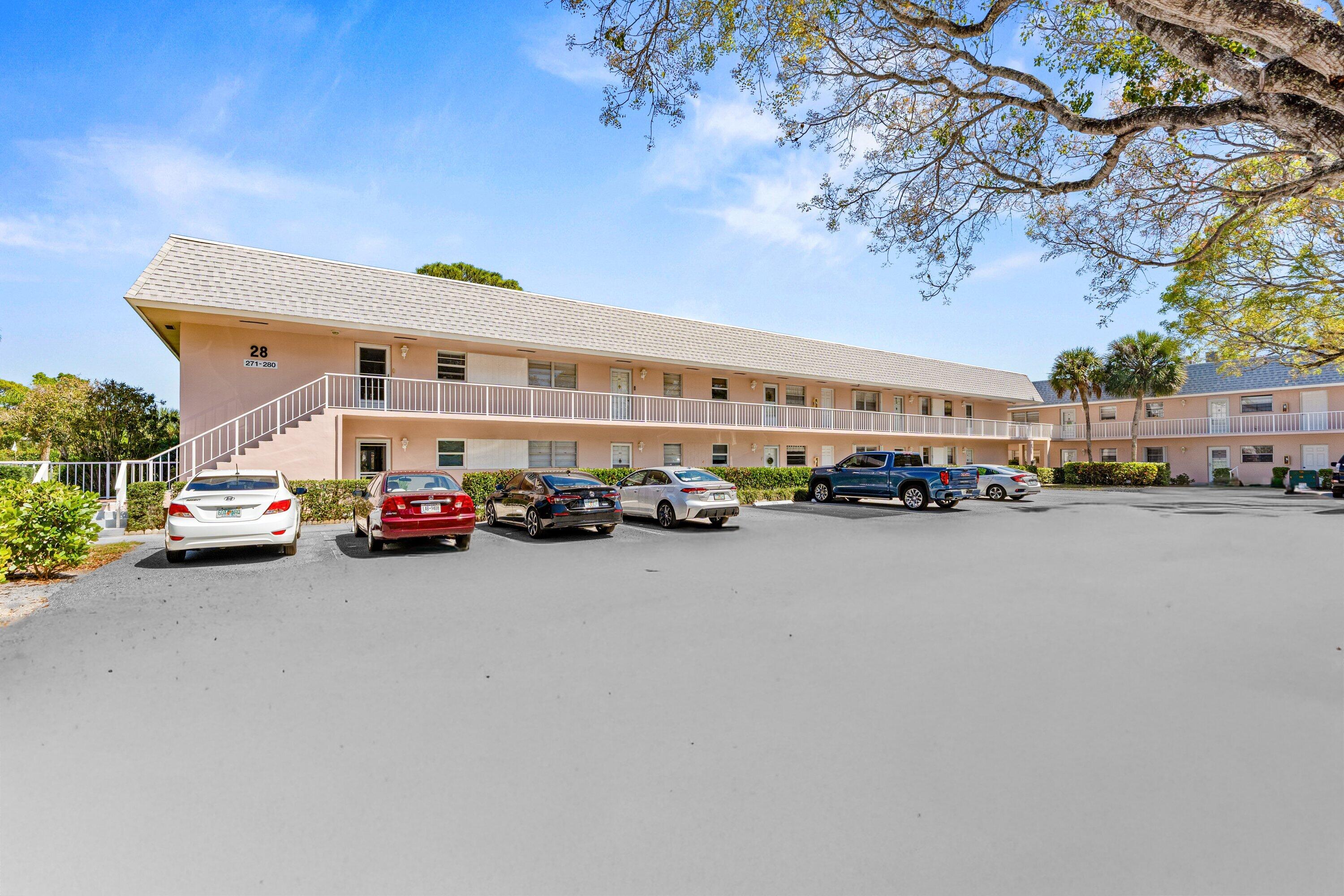 THE LITTLE CLUB CONDO - Residential