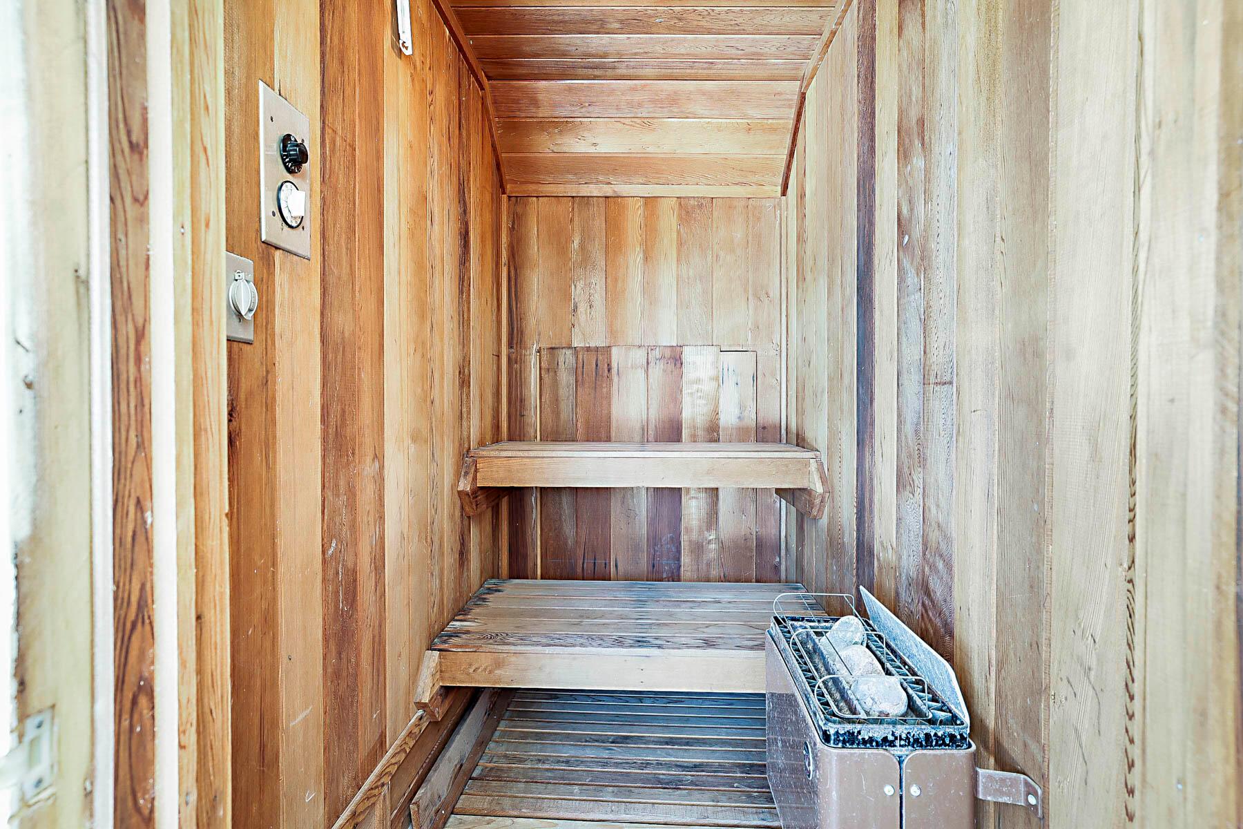 CARRIAGE HILL - Residential