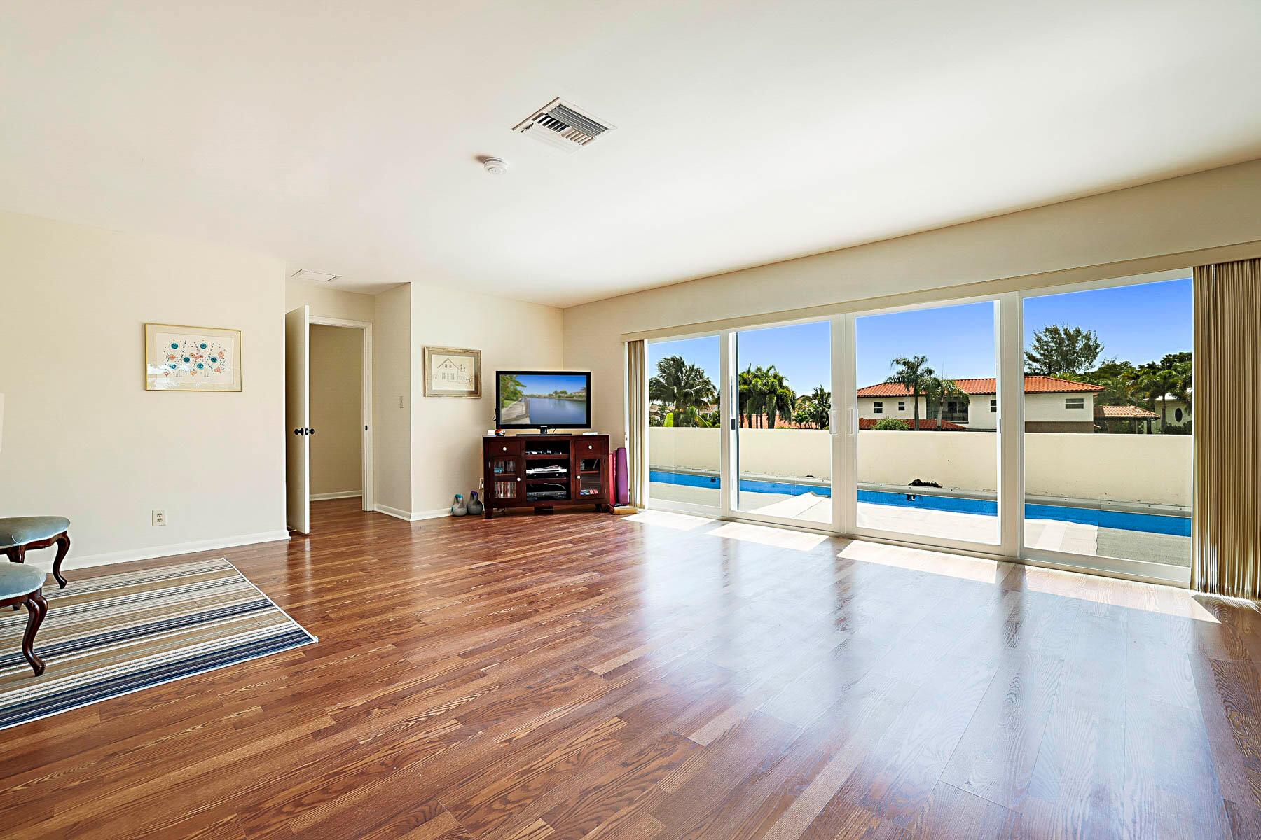 CARRIAGE HILL - Residential