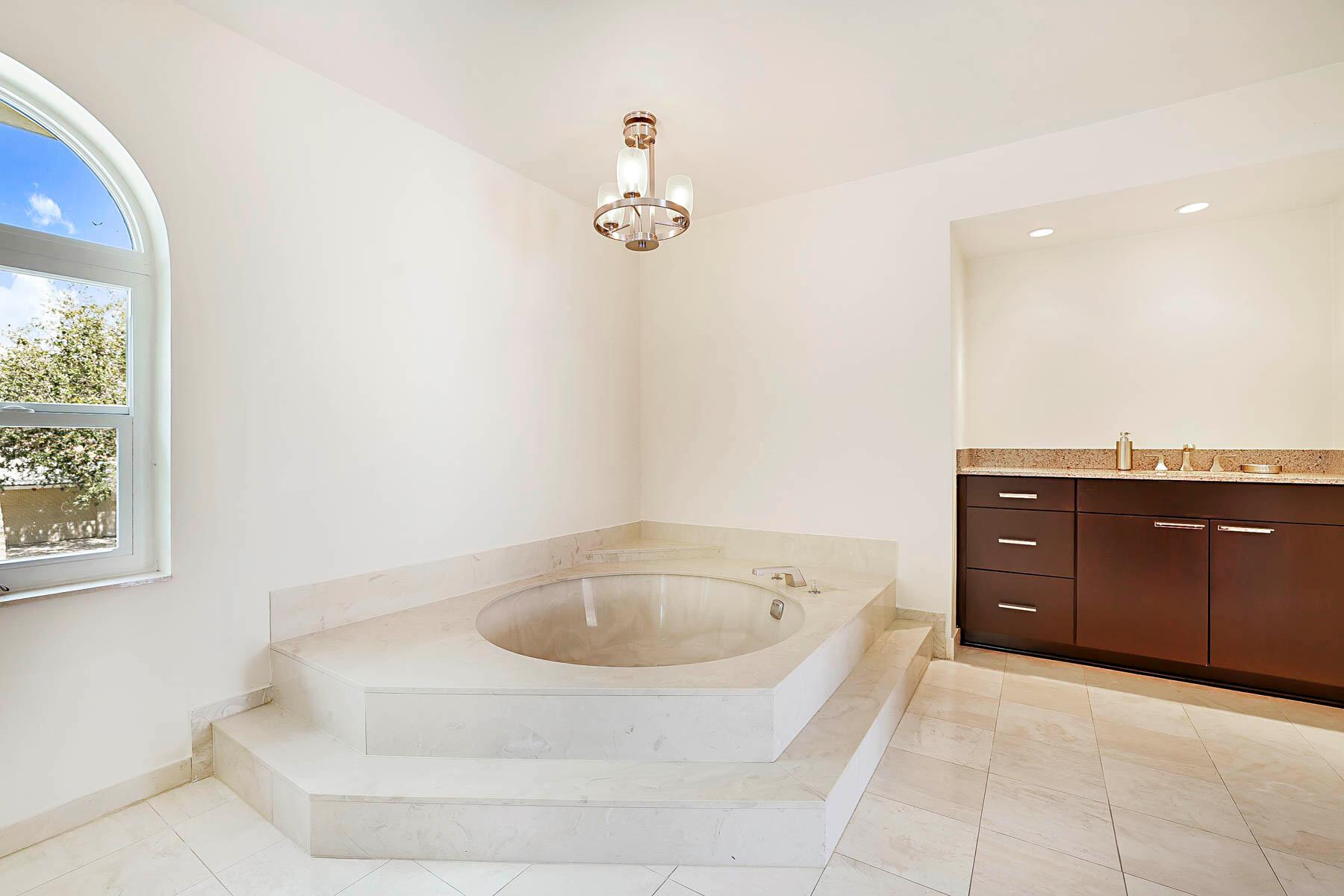 CARRIAGE HILL - Residential