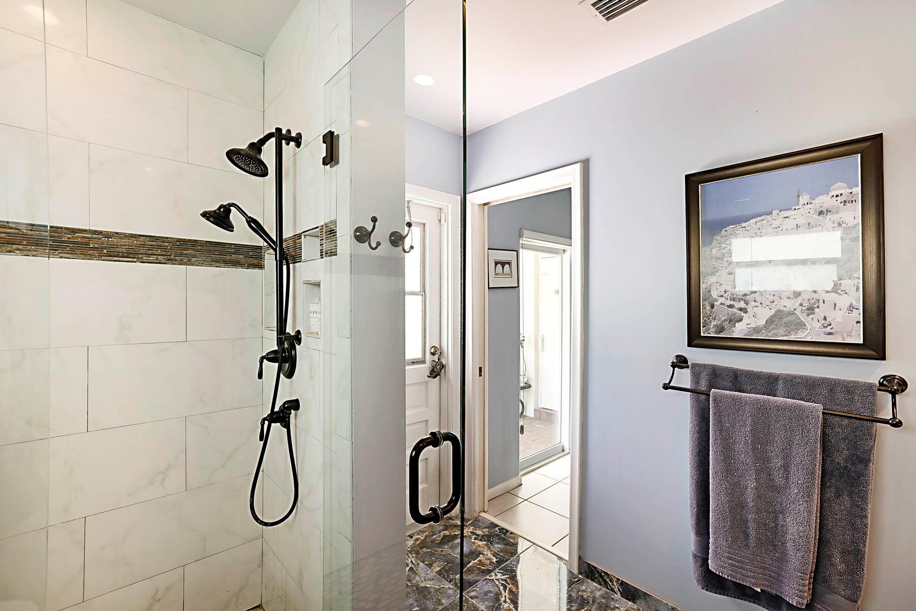 CARRIAGE HILL - Residential