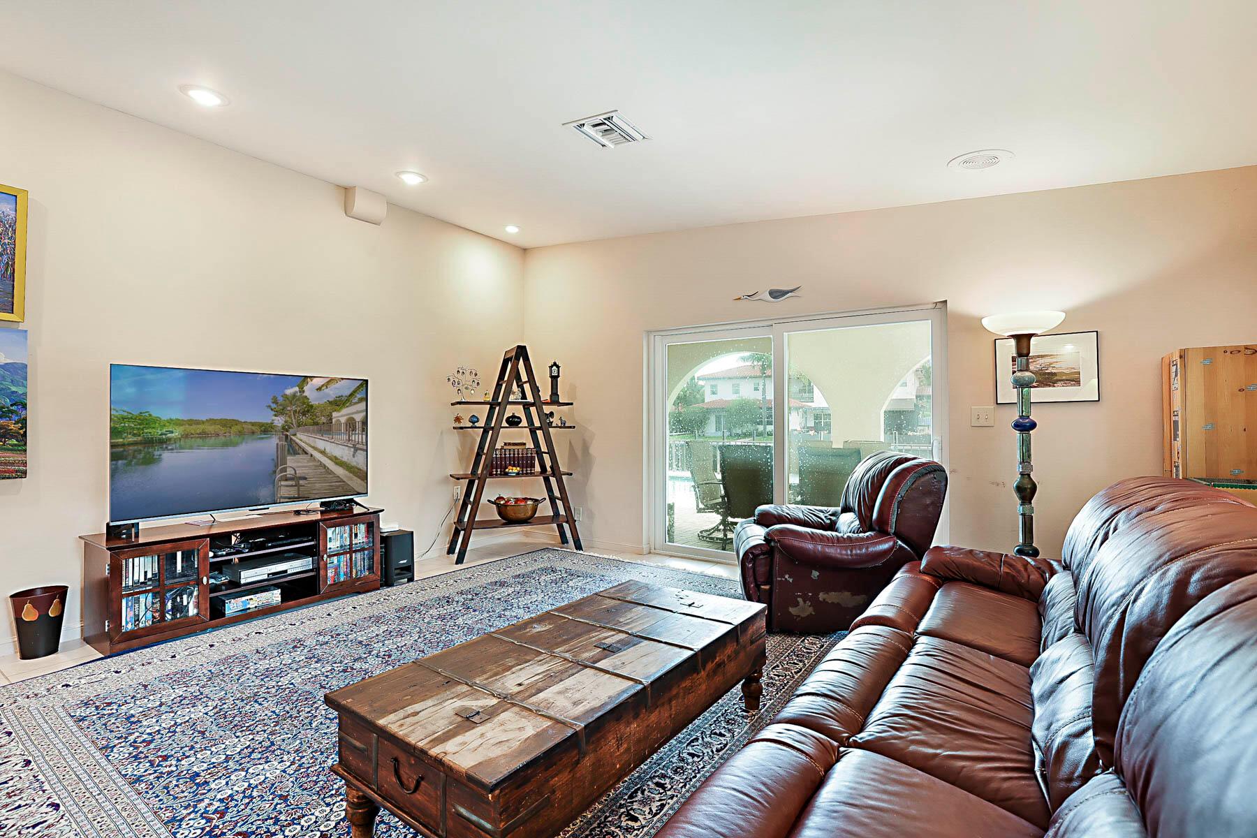 CARRIAGE HILL - Residential