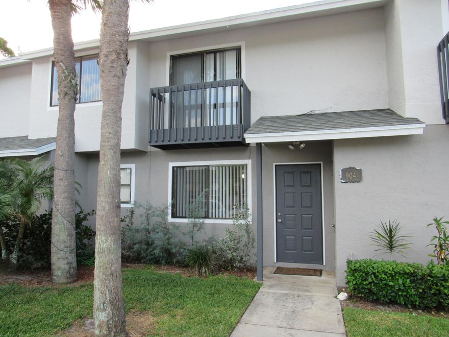 Nice two stories Townhome freshly painted, flooring tile downstairs, carpet upstairs, patio fence, storage, dog allowed max 25 pounds, easy access to I95, Turnpike Downtown