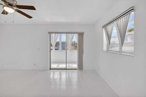 Tiny photo for 265 Burgundy #F, Delray Beach, FL 33484 (MLS # B26038693)