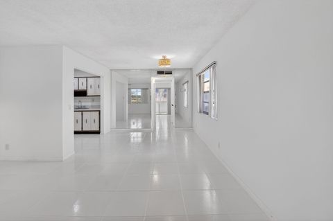 Tiny photo for 265 Burgundy #F, Delray Beach, FL 33484 (MLS # B26038693)