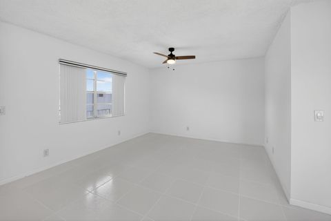 Tiny photo for 265 Burgundy #F, Delray Beach, FL 33484 (MLS # B26038693)