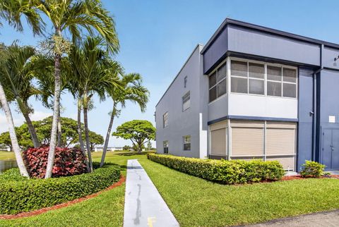 Tiny photo for 265 Burgundy #F, Delray Beach, FL 33484 (MLS # B26038693)