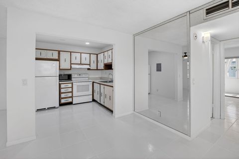 Tiny photo for 265 Burgundy #F, Delray Beach, FL 33484 (MLS # B26038693)