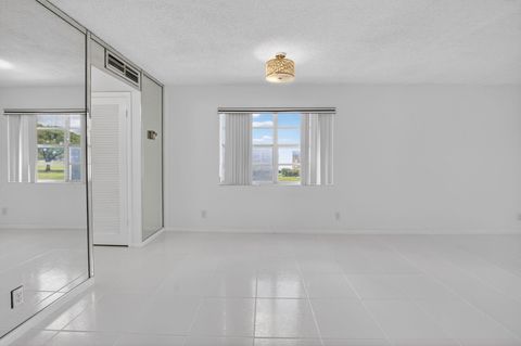 Tiny photo for 265 Burgundy #F, Delray Beach, FL 33484 (MLS # B26038693)