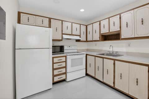 Tiny photo for 265 Burgundy #F, Delray Beach, FL 33484 (MLS # B26038693)
