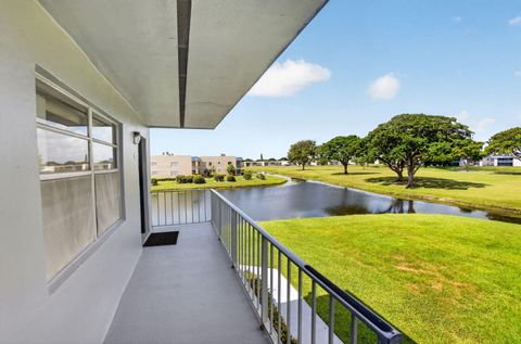 Tiny photo for 265 Burgundy #F, Delray Beach, FL 33484 (MLS # B26038693)