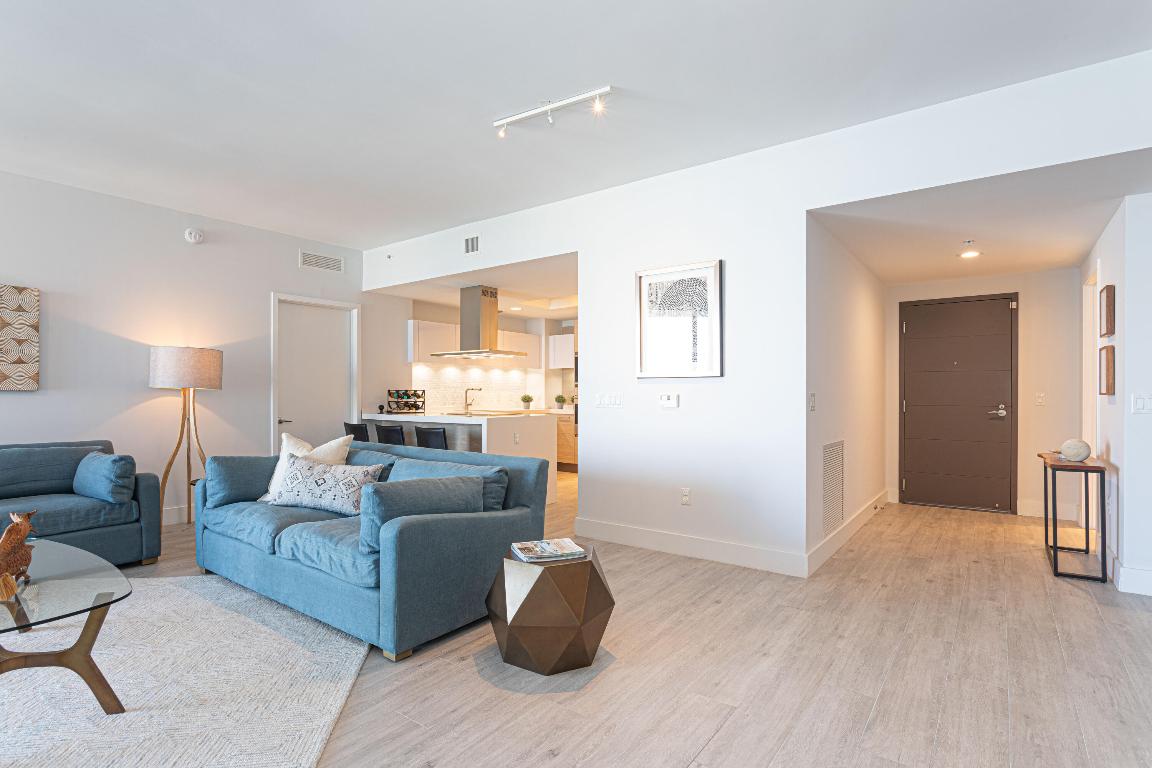 MARINA PALMS RESIDENCES NORTH CONDO - Residential