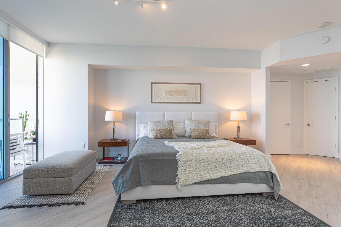 MARINA PALMS RESIDENCES NORTH CONDO - Residential