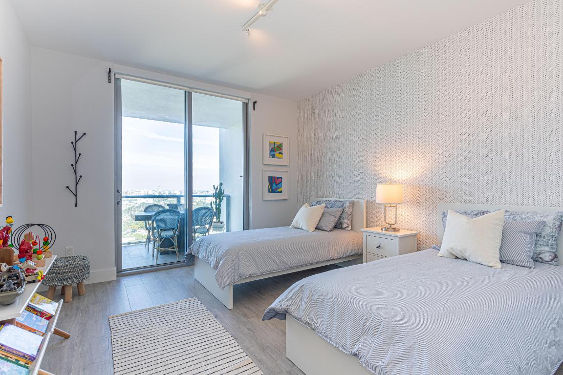 MARINA PALMS RESIDENCES NORTH CONDO - Residential