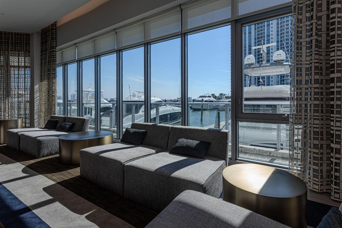 MARINA PALMS RESIDENCES NORTH CONDO - Residential